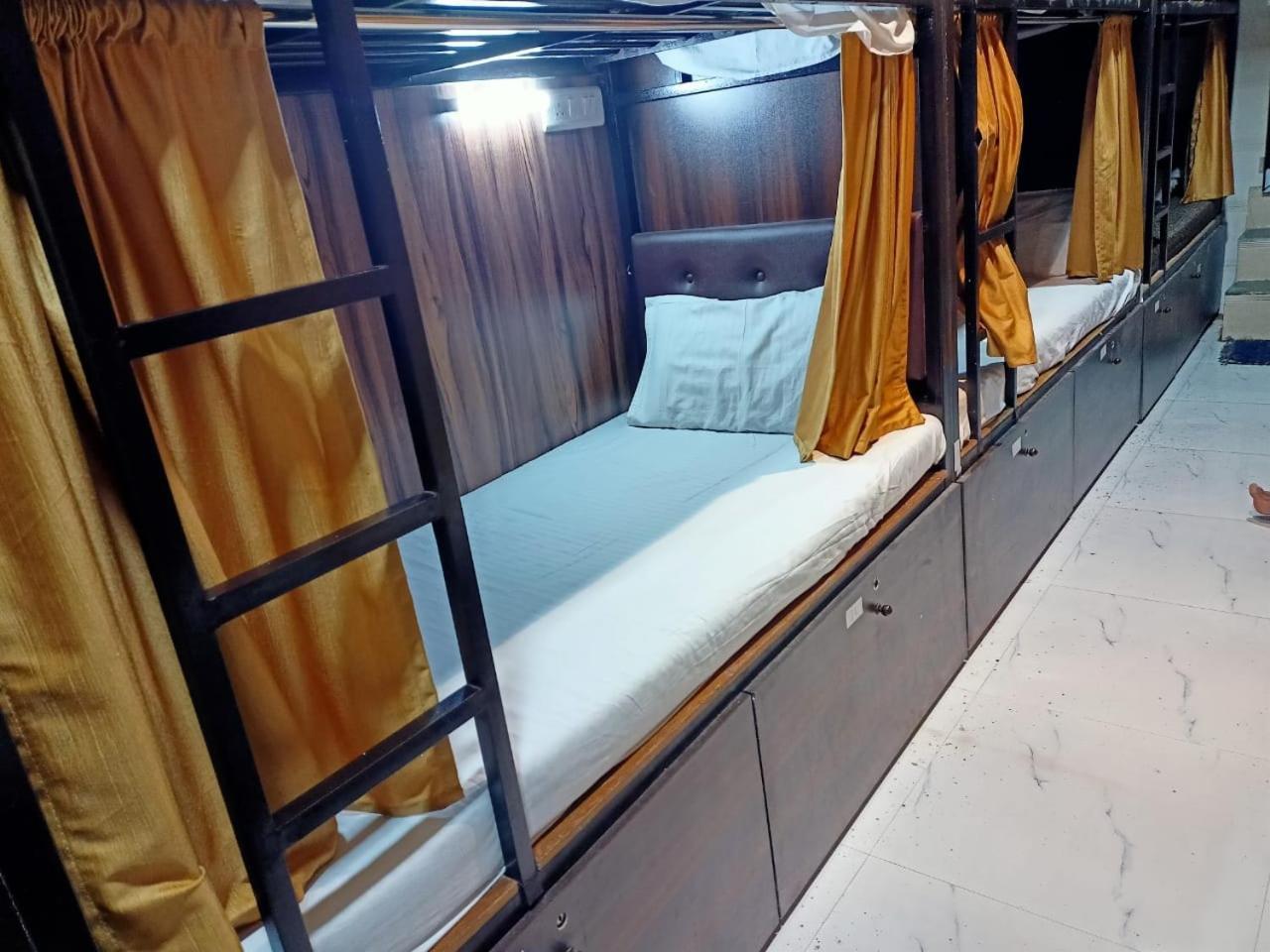Hotel Golden View Dormitory Bombaj Zewnętrze zdjęcie
